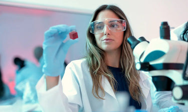 Scientist lab testing zero thc gummies